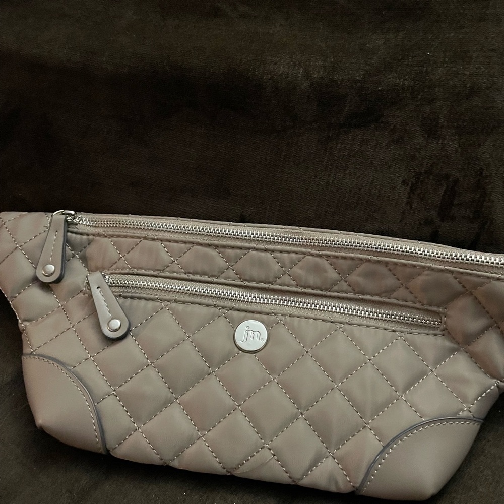 NWT Jessica Moore quilted fanny pack